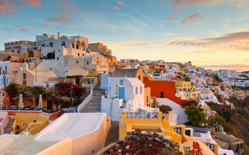 Santorini Selfie Tour  4 Hours of Iconic Views - Black Beach: Volcanic Landscape and Dramatic Coastline