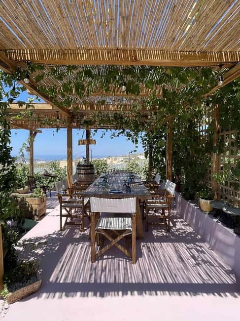 Santorini Sightseeing: Private Tour with Farm Lunch - Key Points