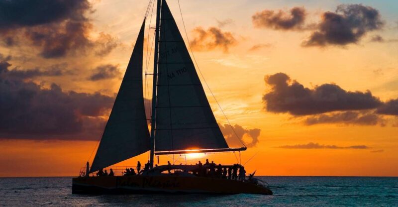 Santorini: Sunset Caldera Cruise with BBQ Meal and Drinks - Santorini Sunset Caldera Cruise with BBQ Meal and Drinks: An In-Depth Look