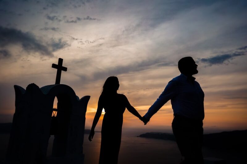 Santorini: Sunset Photo Shoot with a Personal Photographer - The Photo Session: What to Expect on the Day