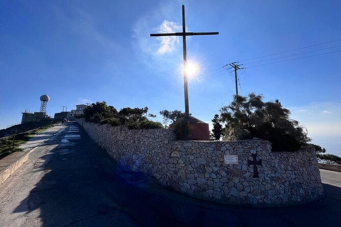 Santorini tailor made tour with the experts(NEW) - Strolling through Emporios Medieval Charm