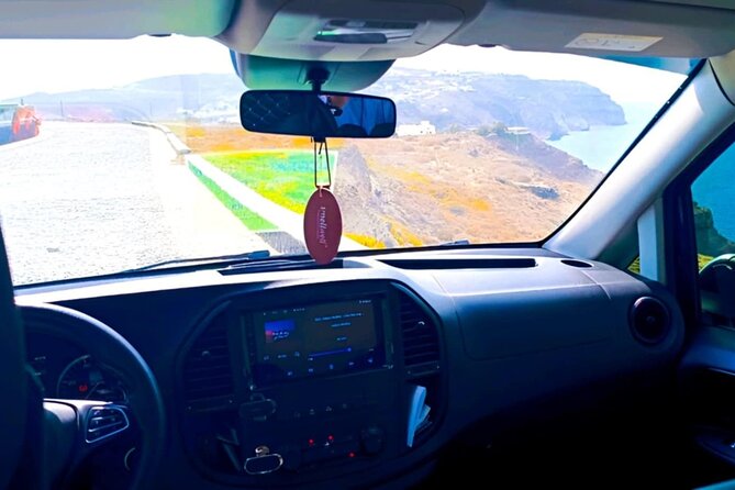 Santorini Taxi Service - The Benefits of Private, Air-Conditioned Vehicles in Santorini