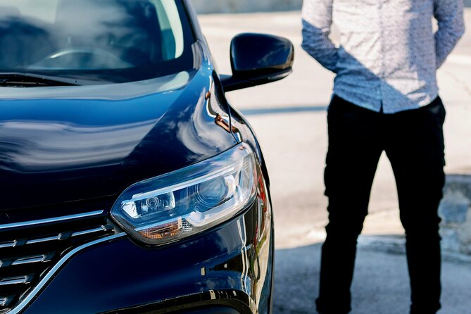 Santorini Taxi / Transfer Service From or To Airport - Meet Your Personal Driver at Santorini Airport