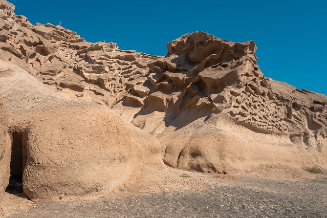 Santorini Unlocked: Private Tour with Local Guide & Driver - Starting in Oia: Iconic White-Washed Buildings and Caldera Views