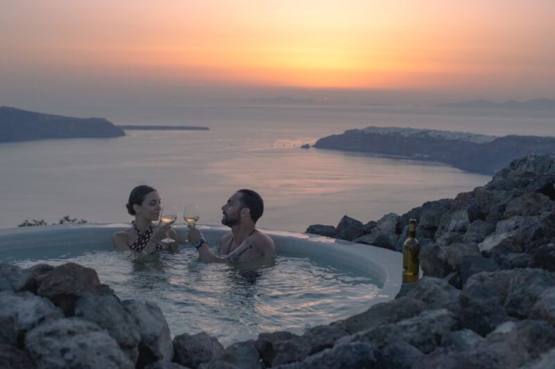 Santorini: Volcanic Hot-Tub Experience with Caldera Views - Enjoying Cocktails and Fresh Fruit in a Romantic Setting
