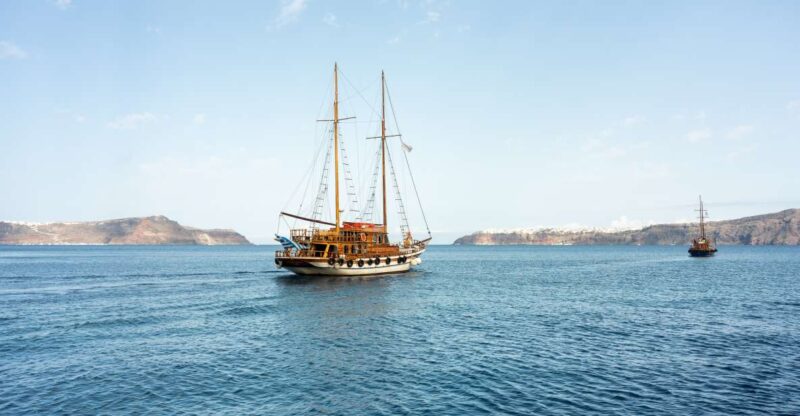 Santorini: Volcanic Islands Cruise with Hot Springs Visit - Optional Extension to Oia Village and Sunset Viewing