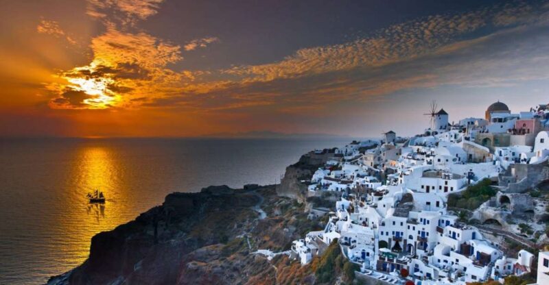 Santorini: Volcanic Sunset Cruise with Dinner - Exciting Volcanic Sunset Cruise with Dinner and Fireworks in Santorini