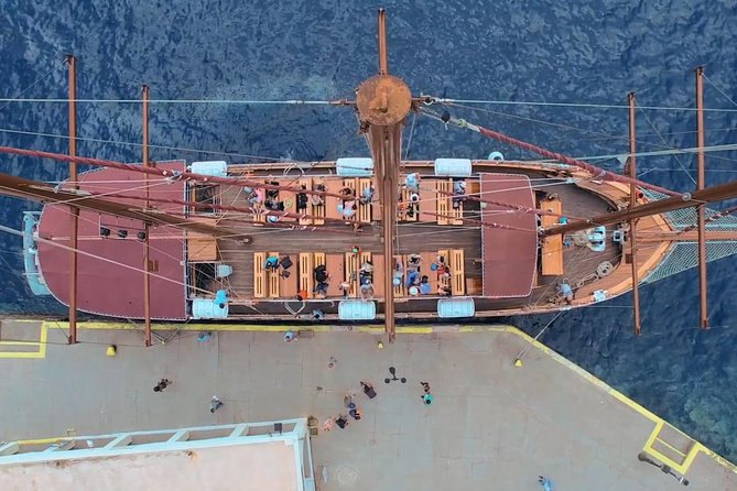 Santorini Volcano Half Day Tour - Returning to Santorini Old Harbor: End of the Cruise