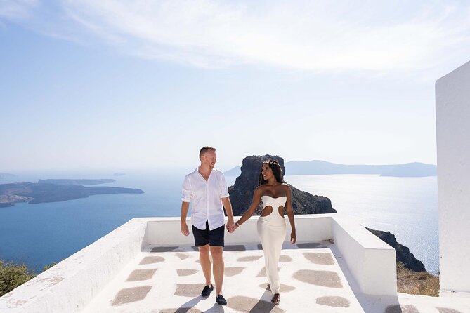 Santorini Walking Photoshoot Experience in OIA - What Sets This Photoshoot Apart from Other Santorini Tours