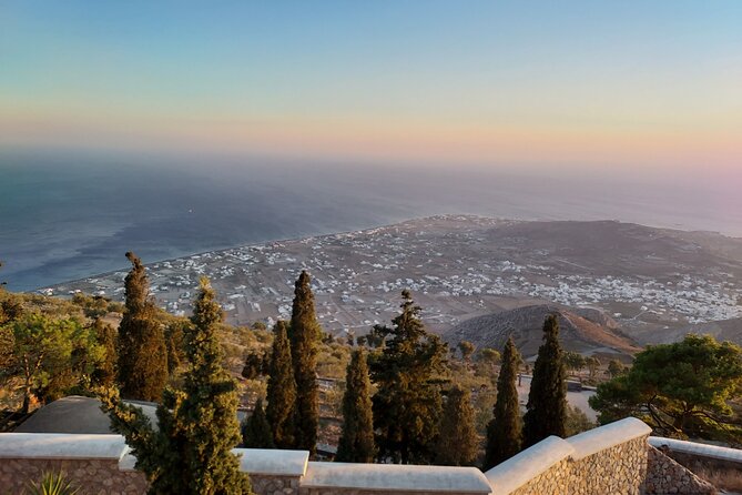 Santorini_All time Classic in Santorini - The Tour Starts at Santorini’s Luxury Travel Pickup Point