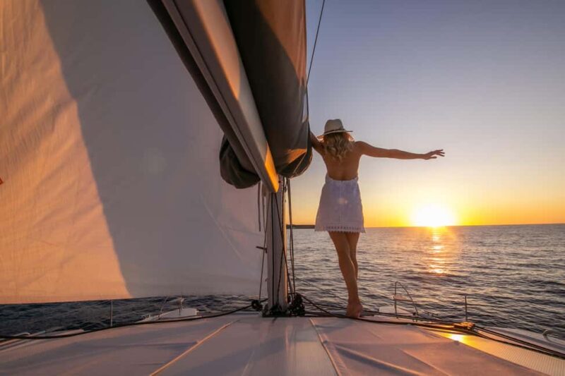 Santorini:Private Catamaran Tour with BBQ & Unlimited Drinks - Key Points