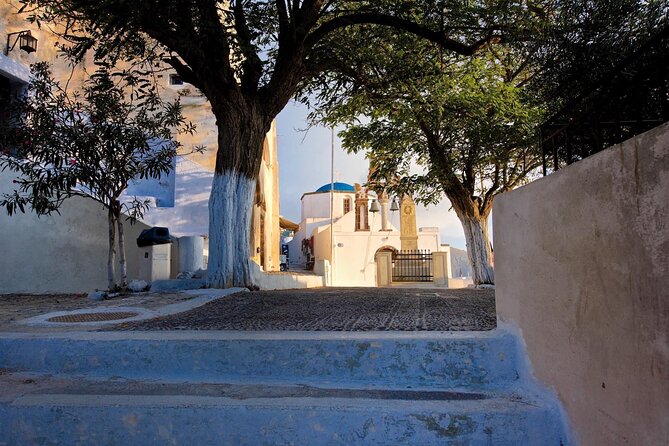 Santorini's Highlights Tour Experience - Inclusion of Bottled Water and Service Quality