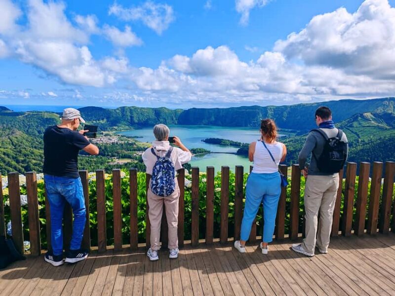 São Miguel 2-Day Tour: Sete Cidades, Fogo, Furnas & Nordeste - Exploring the Natural Beauty of Ribeira dos Caldeirões Park