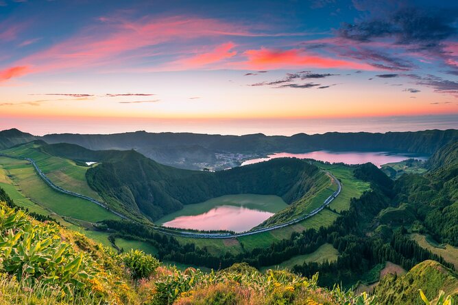 São Miguel Azores: Explore the dramatic crater of Sete Cidades - Discovering São Miguel’s Iconic Lakes and Craters