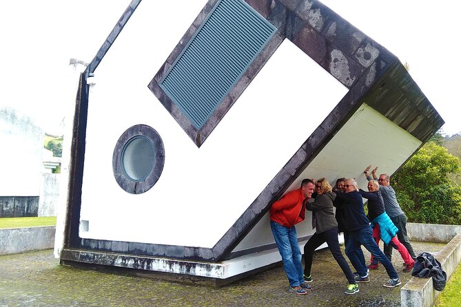 São Miguel, Azores - Private Tour in 8 seats van "Exclusively for You" - Suitable for Travelers with Varying Interests