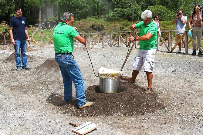 São Miguel, Azores - Private Tour in 8 seats van "Exclusively for You" - The Experience with Top Guides and Stunning Views