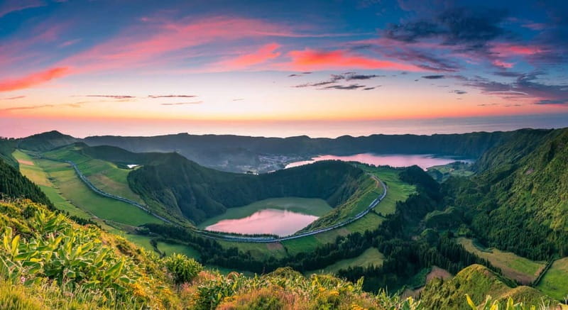 São Miguel Azores: Sete Cidades Guided tour with a local - Explore the Vibrant Landscapes of Sete Cidades with a Certified Local Guide
