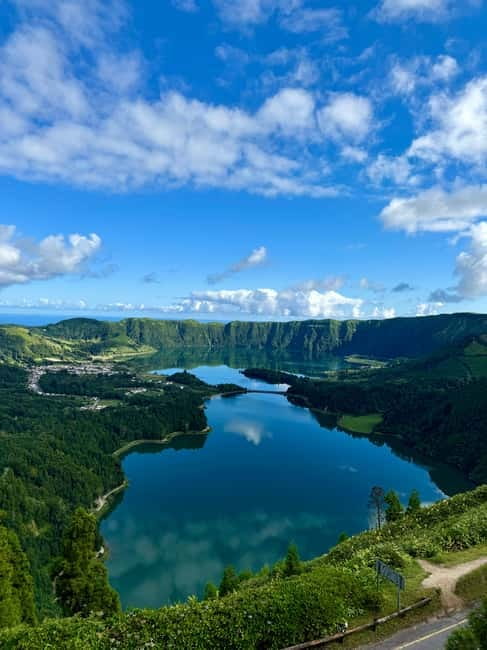 São Miguel Azores: Sete Cidades Guided tour with a local - Discover the Scenic Sete Cidades Lake and Surroundings