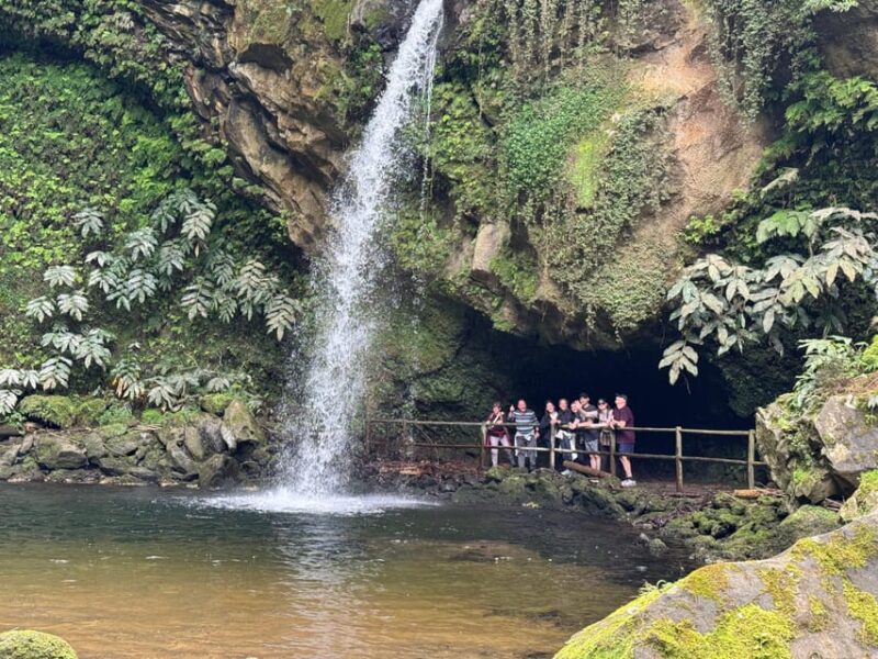 São Miguel Azores: Sete Cidades Guided tour with a local - Practical Details: Logistics and Group Size