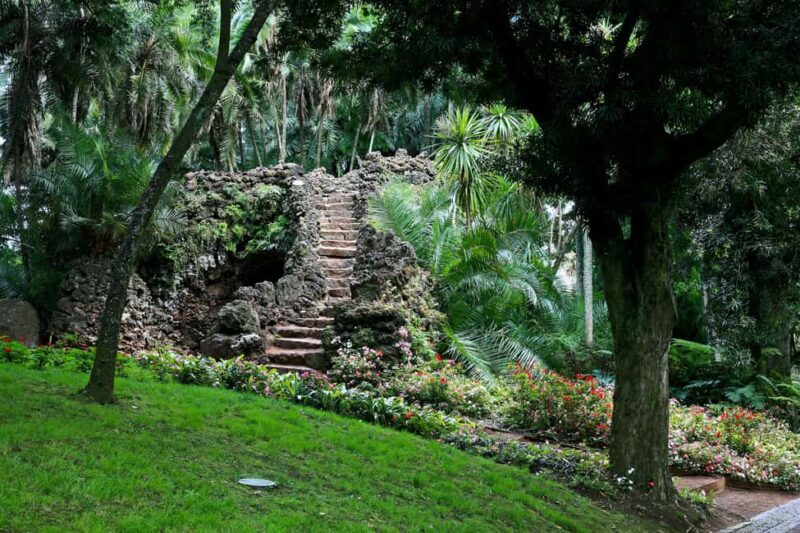 São Miguel: Botanical Gardens and Cave Tour - Visiting Jardim António Borges: A Green Sanctuary