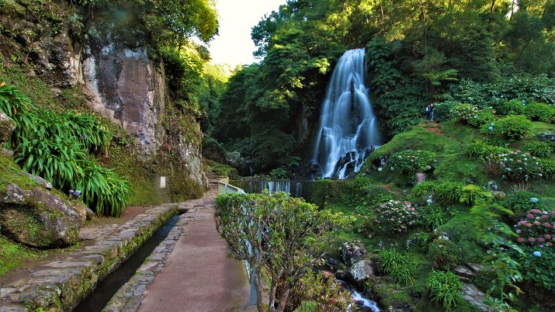 São Miguel East: Full-Day Van Tour with Lunch - Practicalities of the Tour Experience