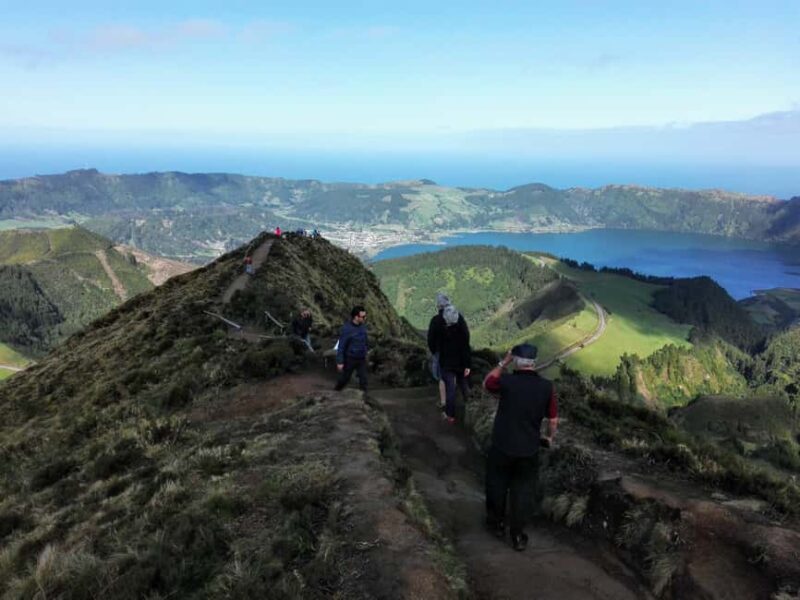 São Miguel: Full day tour 7 Cidades lakes/Fire Lake - Logistic Details and Accessibility
