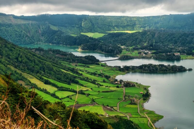 Sao Miguel: Jeep Tour to Sete Cidades & Lagoa do Fogo - Practical Details: Meeting Point, Group Size, and Booking