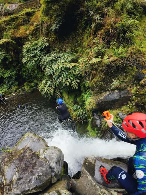 São Miguel: Level 1 Canyoning in Ribeira dos Caldeirões - Timing, Pacing, and Group Size