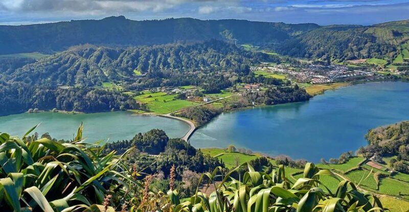 São Miguel: Sete Cidades Experience - Discovering Lagoa das Empadadas and Lagoa do Canário