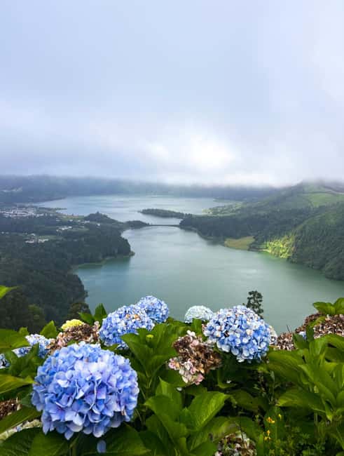 São Miguel: Sete Cidades & Lagoa do Fogo Tour with Lunch - Frequently Asked Questions