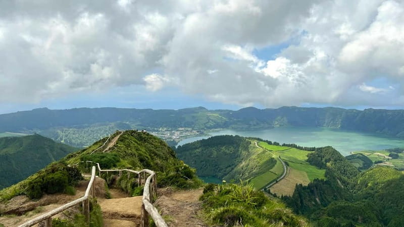 São Miguel: Sete Cidades & Pineapple Plantation Tour - Explore the Southwest of São Miguel with a Focus on Natural Wonders and Local Agriculture