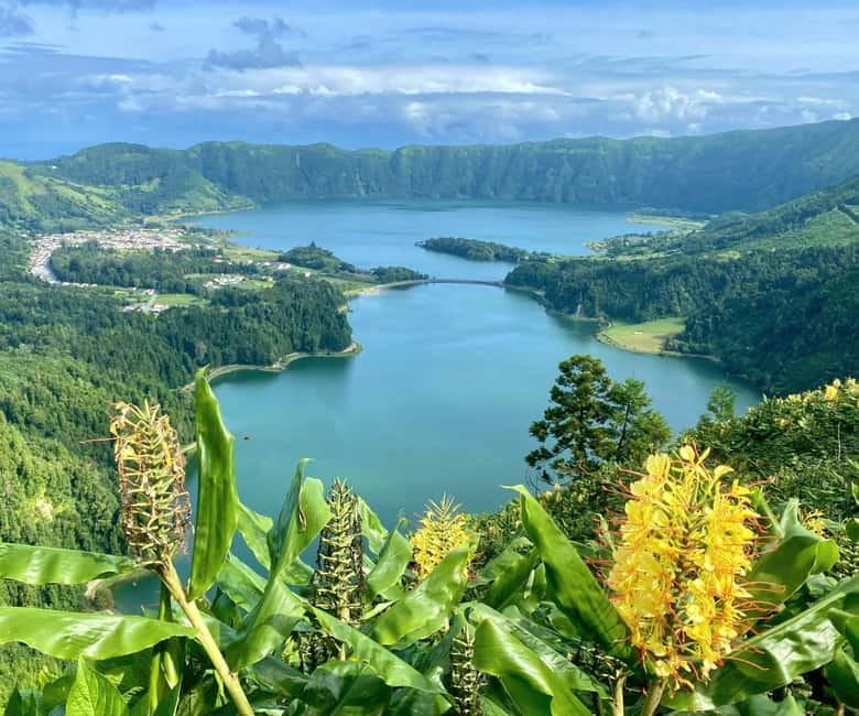 São Miguel: Sete Cidades & Pineapple Plantation Tour - Walk to Grota do Inferno for Breathtaking Panorama