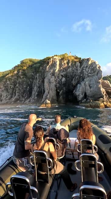 São Miguel: Sunset Boat Tour Golden Light, Cliffs & Caves - Navigating the Famous Sea Caves of Ponta do Cintrão