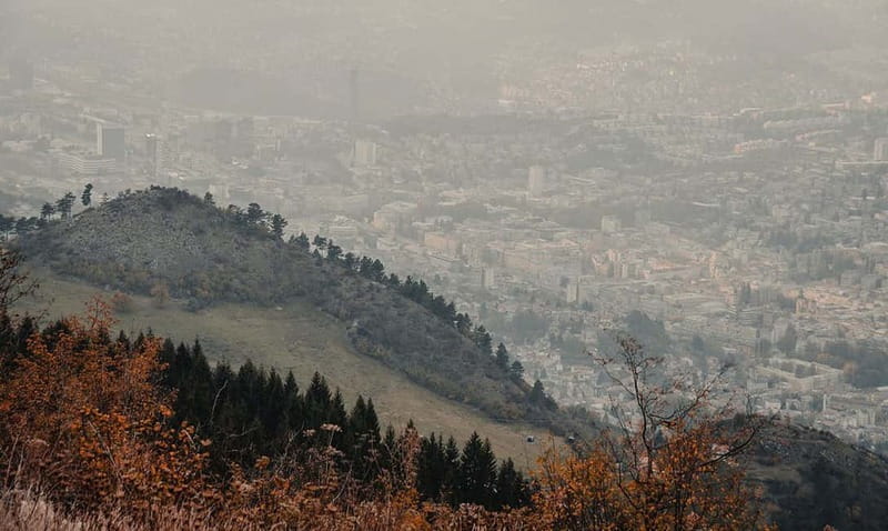 Sarajevo: Bosnian & Yugoslav Wars Tour with Tunnel Museum - Visiting the Yellow Fortress and Martyr Cemetery