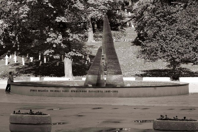 SARAJEVO CONCEPTUAL ART TOUR (galleries, art and arhitecture) - Gallery BORIS SMOJO and the Festa Bridge