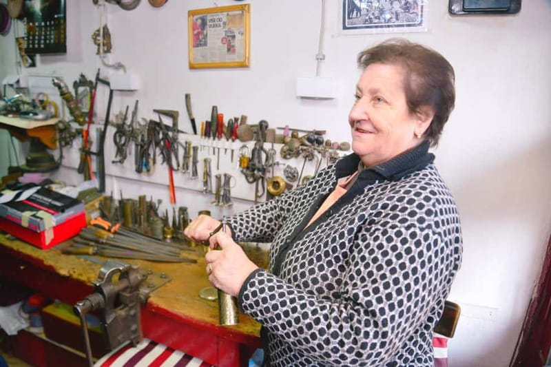 Sarajevo: Food And Crafts tour - Visiting the Oldest Pipe Shop and Handmade Pottery