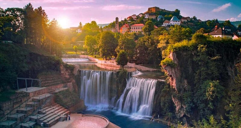 Sarajevo: Jajce Waterfall, Travnik & Pliva Lake Tour - Discover Jajce Waterfall and Pliva Lakes in Bosnia