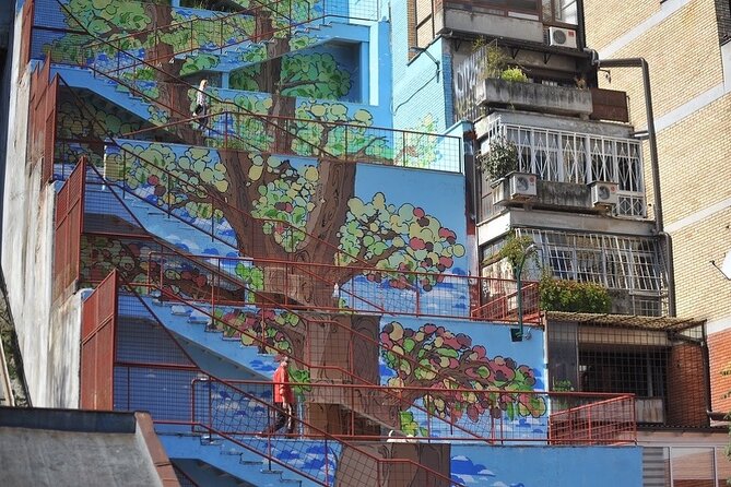SARAJEVO STREET ART TOUR (art, history & mystery) - sARTajevo! - Behind Ferhadija Pedestrian Street’s Political Murals