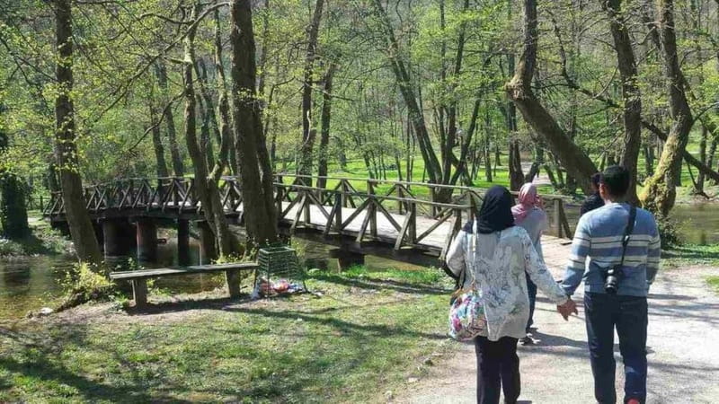 Sarajevo: Vrelo Bosne Nature Park Private Tour - Vrelo Bosne: A Refreshing Day Trip from Sarajevo