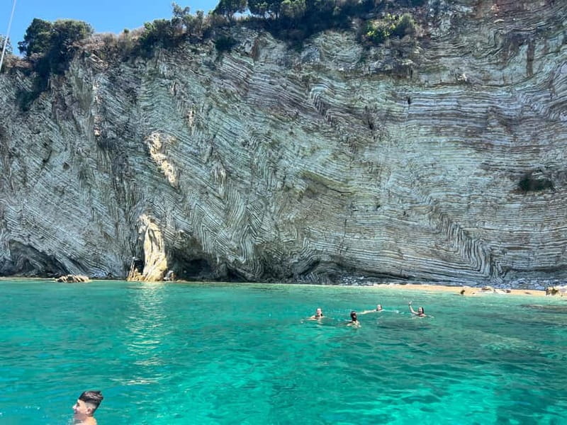 Saranda: Boat tour to 7 destinations including free umbrella - The Experience of Guides and Overall Atmosphere