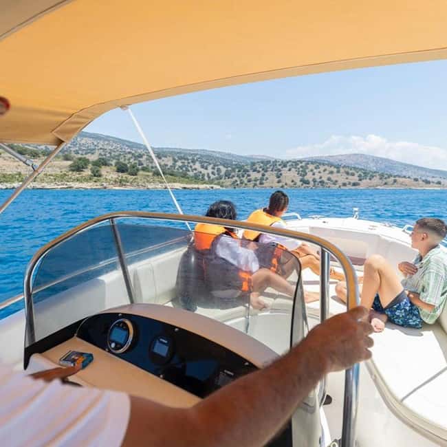 Saranda Riviera: Premium Boat Tour with Allegra Blue - Relaxation and Lunch at Krorëza Beach