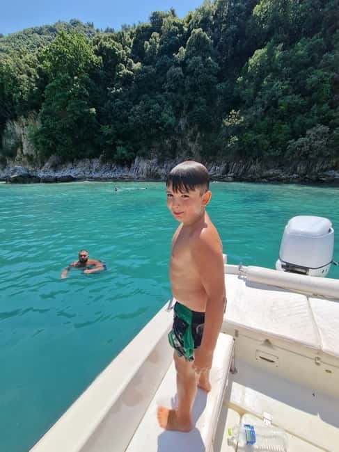 Sarande : Private boat tour to Krorëza beach & local tasting - Key Points