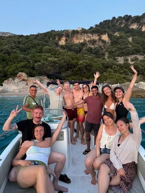 Sarandë: Sunset boat tour with local wine - Key Points