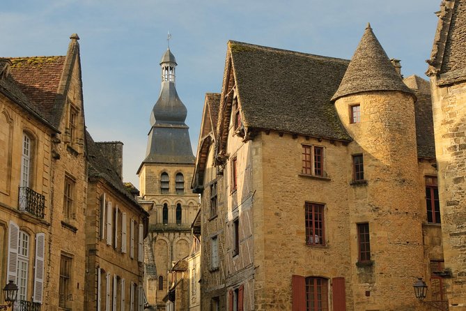 Sarlat Gourmet Tour and Market Visit - Logistics, Physical Activity, and Accessibility