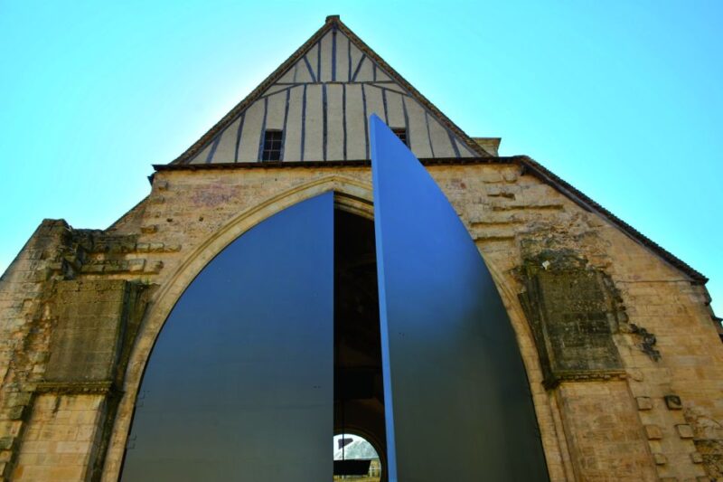 Sarlat Gourmet Tour & Market Visit with Tastings - Practical Details: Meeting Point, Group Size, and Accessibility