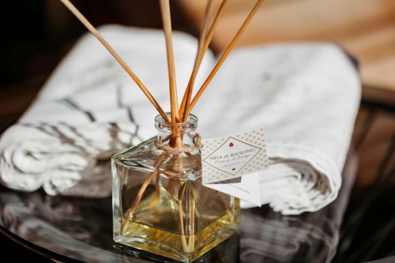 Sauna in the Langhe: views, essential oils, and grape wellness - Key Points