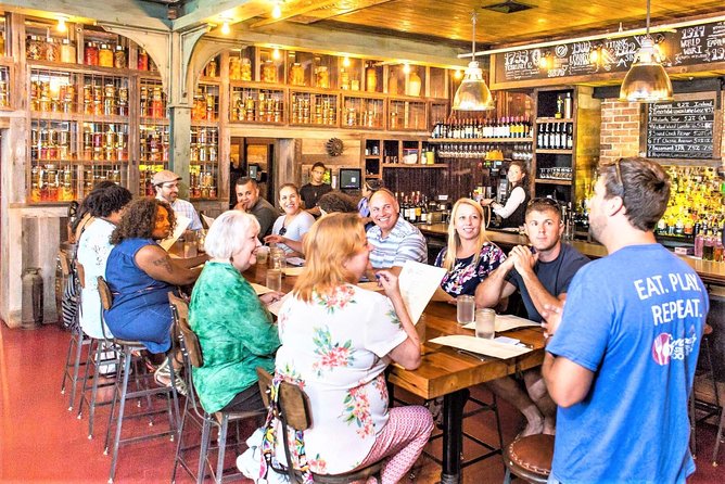 Savannah First Squares Culinary & Cultural Walking Food Tour - Engaging and Knowledgeable Guides