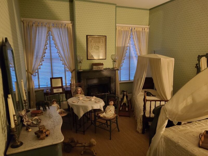 Savannah: Ghosts and Gravestones Tour with Low House Entry - Explore Savannah’s Haunted Streets and Hidden Locations for $42