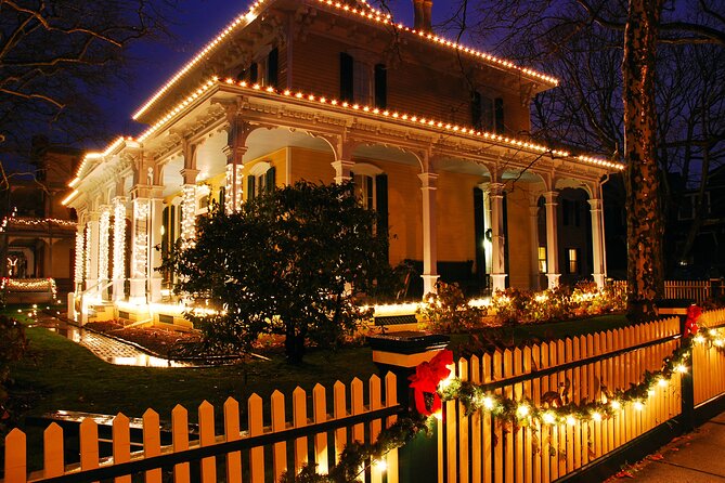 Savannah Ghosts of Christmas Past Tour - The Role of the Guides and Storytelling Style