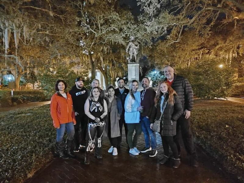 Savannah: Haunts and Horror - The Hell Cat Ghost Tour - The Atmosphere and Pacing of the Tour